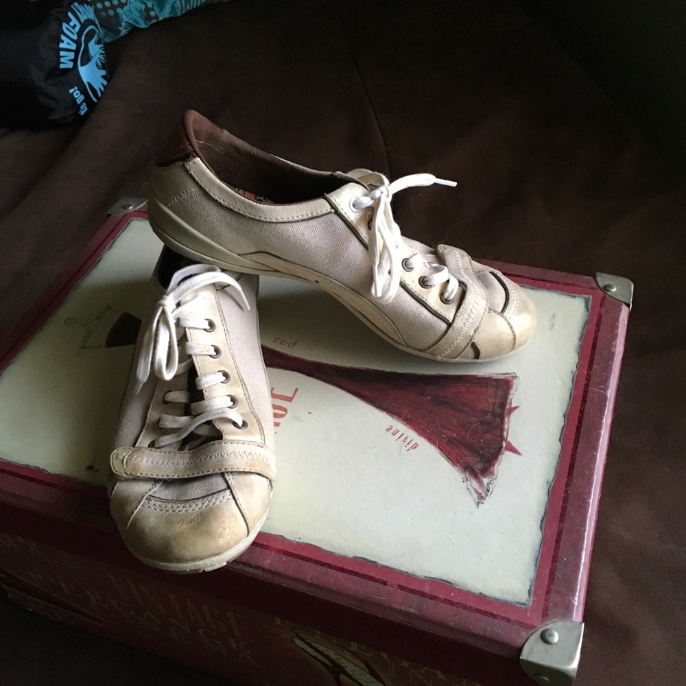 Merrell - Picture 2 of 3